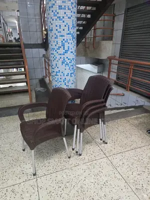 Velocity Plastic Chairs Plastic Chairs