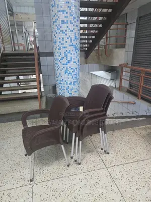 Velocity Plastic Chairs Plastic Chairs