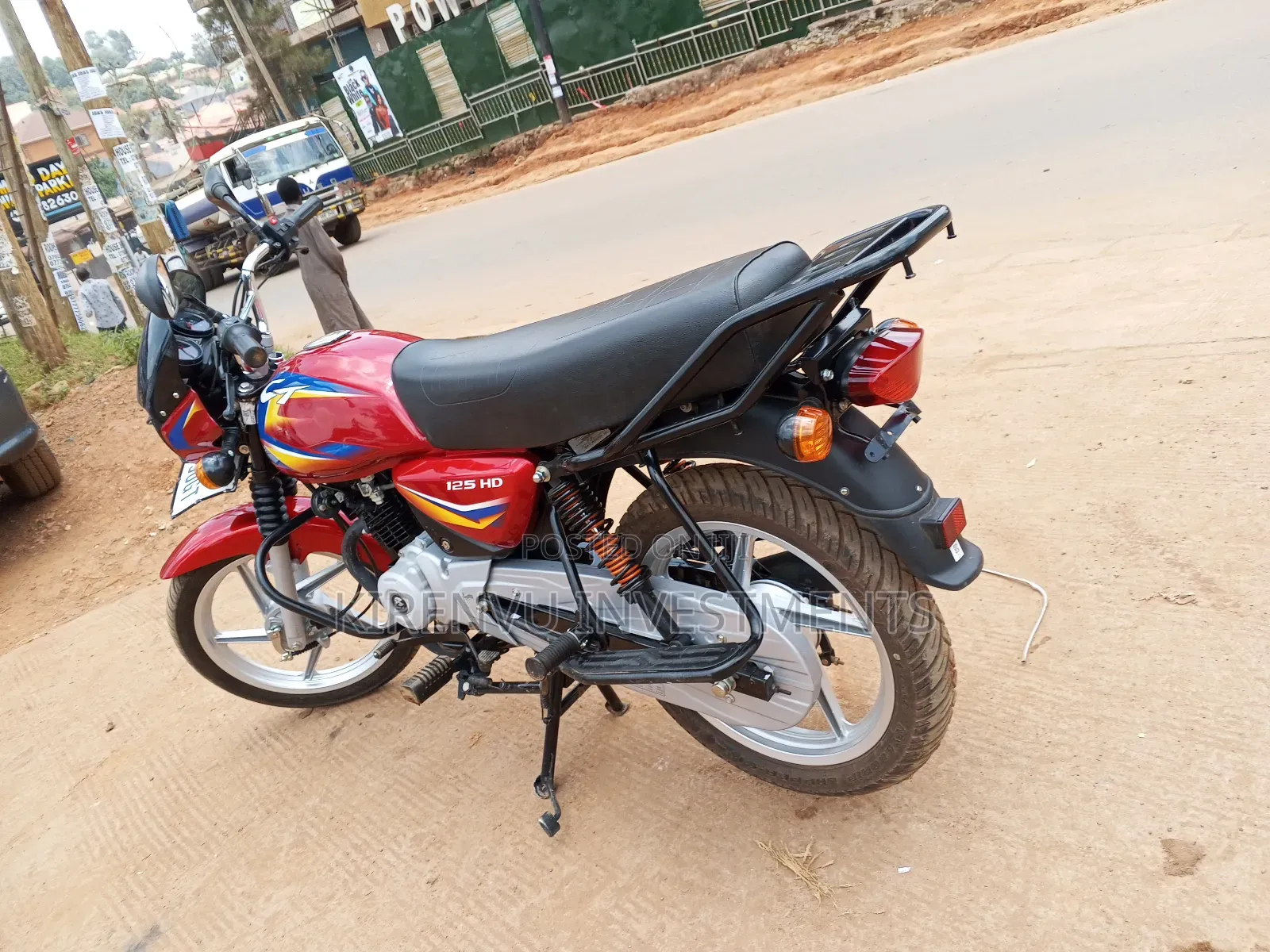 Bajaj Boxer 125 2025 Red