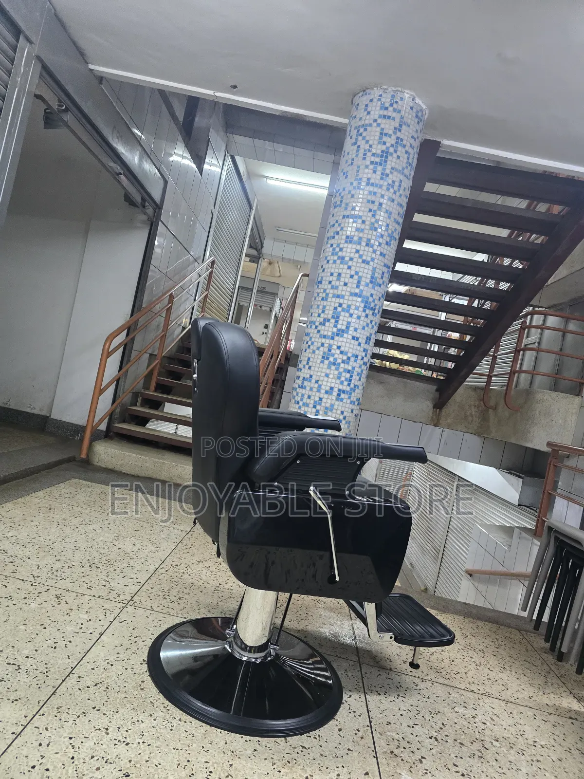 Adjustable Barber Salon Chair