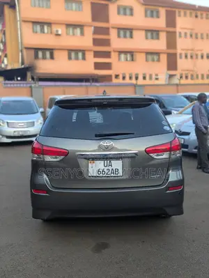 Toyota Wish 2011