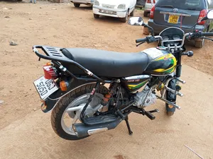 Bajaj Boxer 125 2020 Red