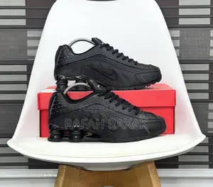 Original Nike Shox R4 “Black Floral” Sneakers