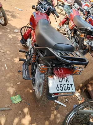 Bajaj Boxer 125 2024 Red