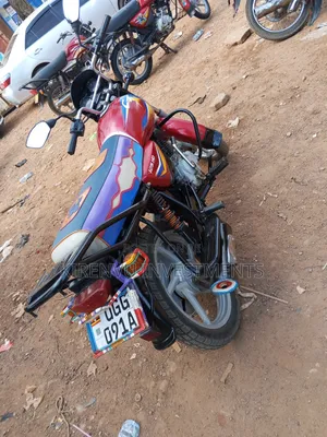 Bajaj Boxer 125 2022 Red
