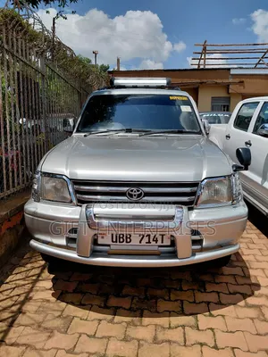 Toyota Land Cruiser Prado 2002 White