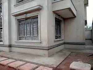 Molding and Conices