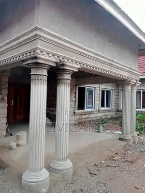 Molding and Conices