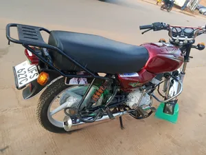 Bajaj Boxer 125 2017 Red