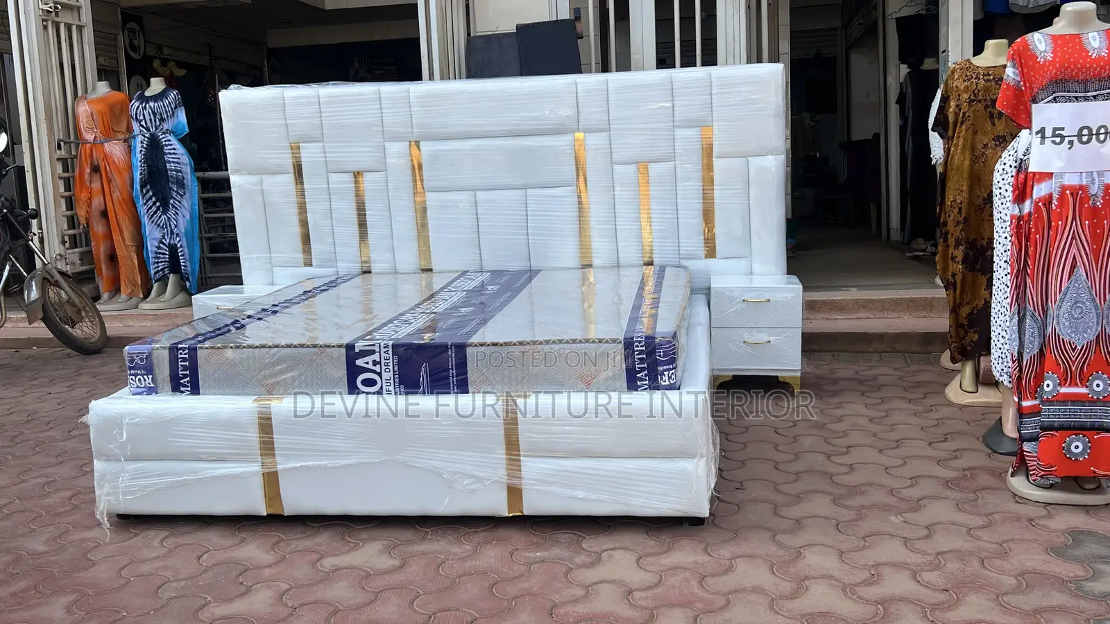 6x6 Bed in White Color