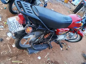 Bajaj Boxer 125 2021 Red