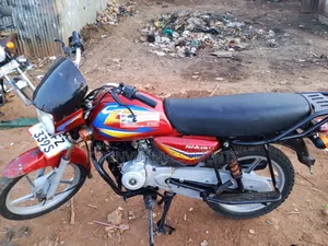 Bajaj Boxer 125 2019 Red