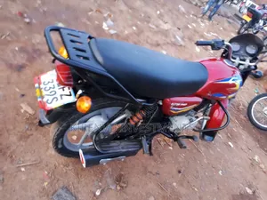 Bajaj Boxer 125 2019 Red