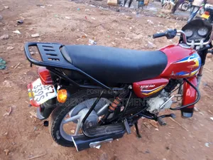 Bajaj Boxer 125 2019 Red