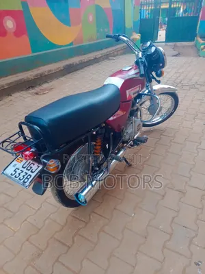 Bajaj Boxer 100 2025 Red