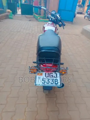 Bajaj Boxer 100 2025 Red