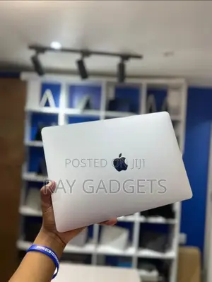 New Laptop Apple MacBook Pro 2019 16GB Intel Core i7 SSD 512GB