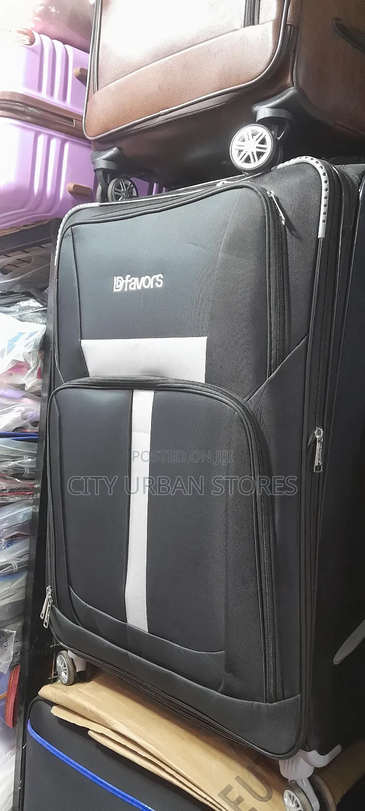 Dfavours Large Size Suitcase