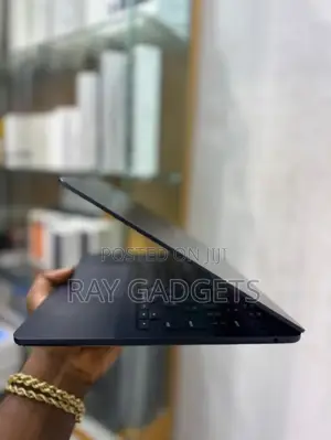 New Laptop Apple MacBook Pro 2024 M4 14-inch 16GB Apple M4 SSD 512GB