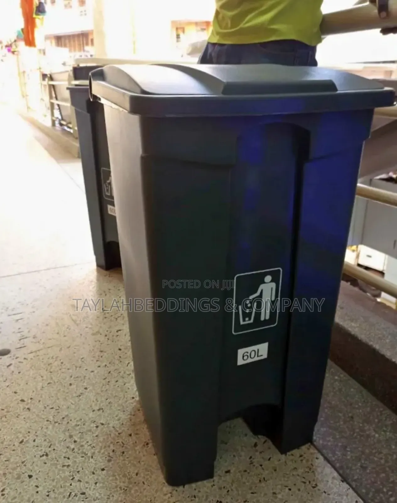 Garbage Bin Plastic With Pedal 60 Liter, Grey