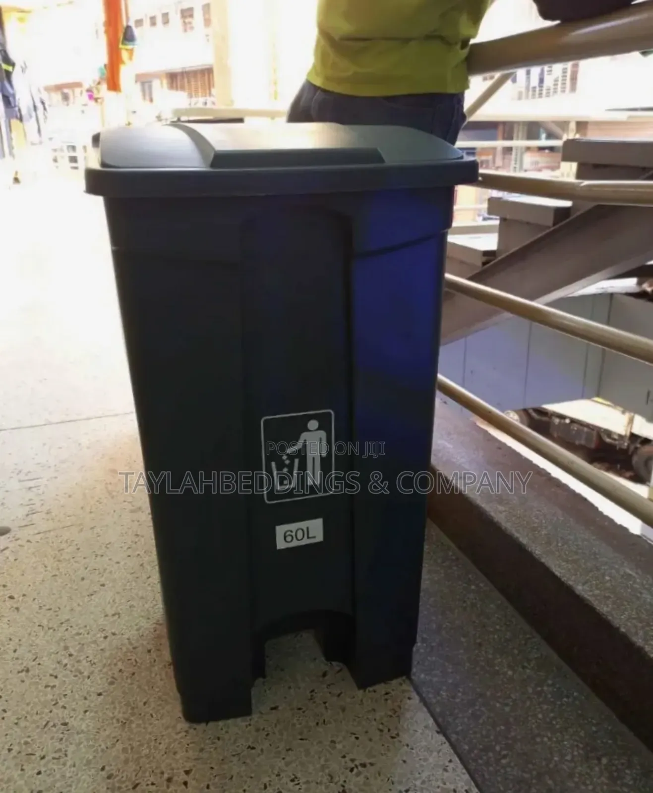 Garbage Bin Plastic With Pedal 60 Liter, Grey