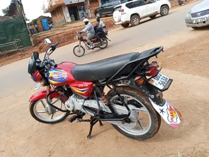 Bajaj Boxer 125 2021 Red