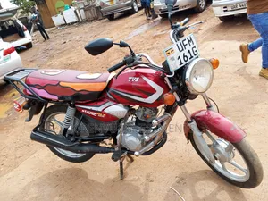 TVS HLX 125 2018 Red