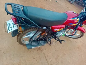 Bajaj CT 125X 2025 Red