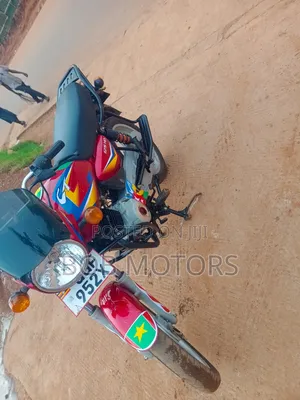 Bajaj CT 125X 2025 Red