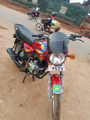 Bajaj Boxer 125 2024 Red