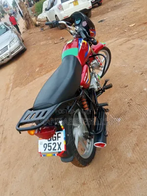 Bajaj Boxer 125 2024 Red