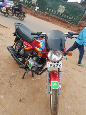 Bajaj Boxer 125 2024 Red