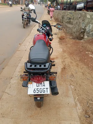 Bajaj Boxer 125 2024 Red