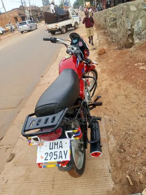 Bajaj Boxer 125 2024 Red