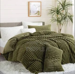 6 by 6 Coral Duvet 4 PCS Set