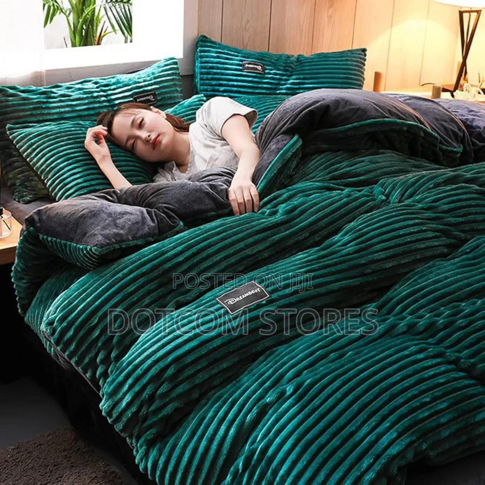 Coral Velvet Bedding Set