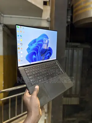Laptop Dell Precision 5550 16GB Intel Core i7 SSD 512GB