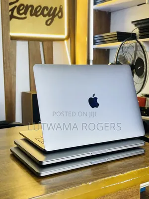 Laptop Apple MacBook Pro 8GB Intel Core i5 SSD 128GB
