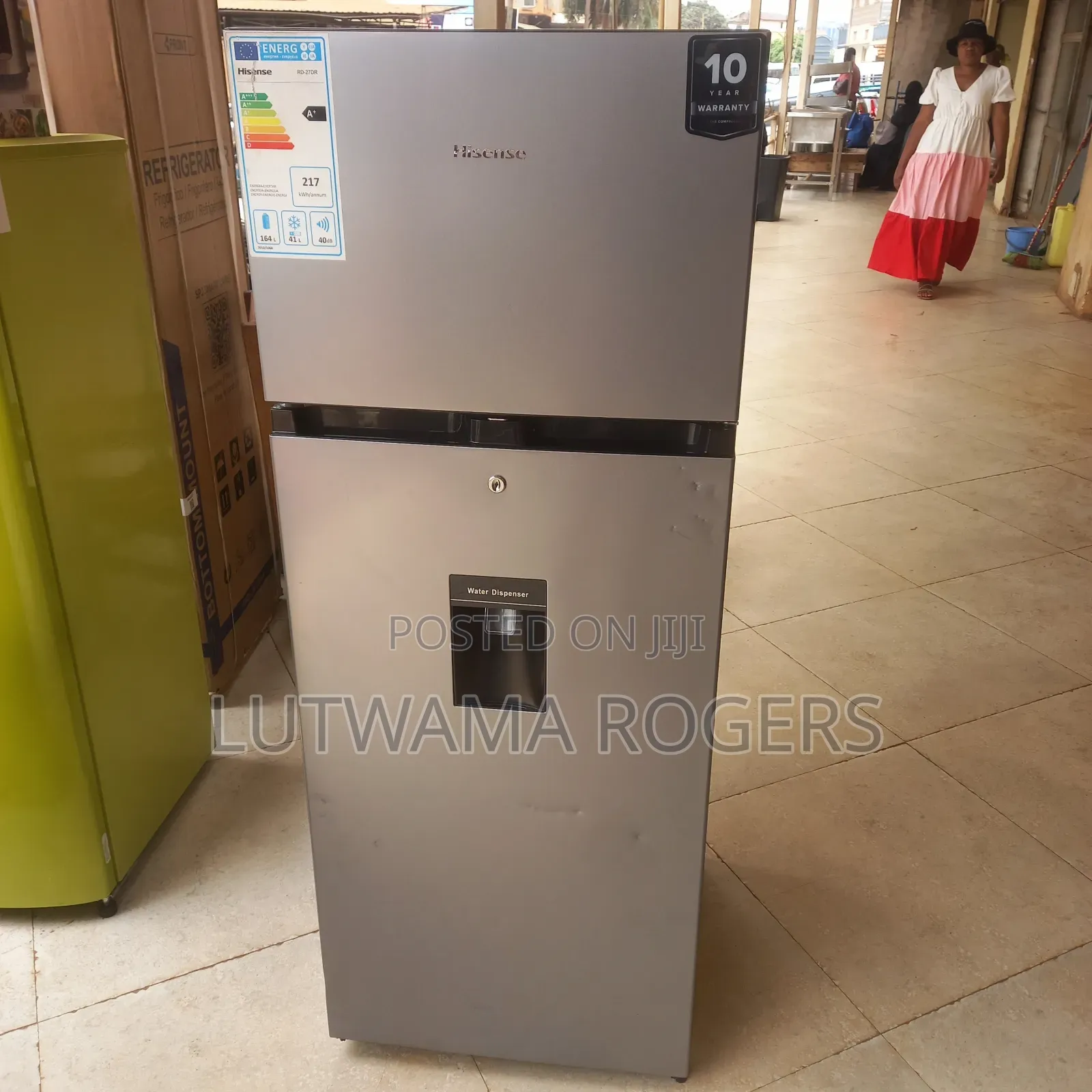 Hisense 270ltrs With Dispenser