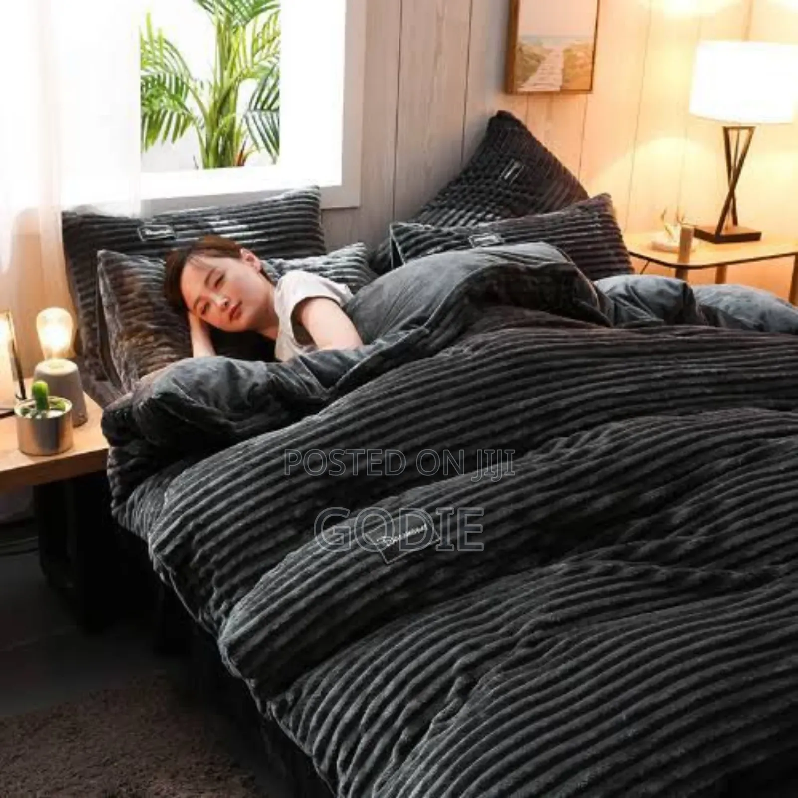 4-Piece High-Quality Valvet Duvet 6*6.