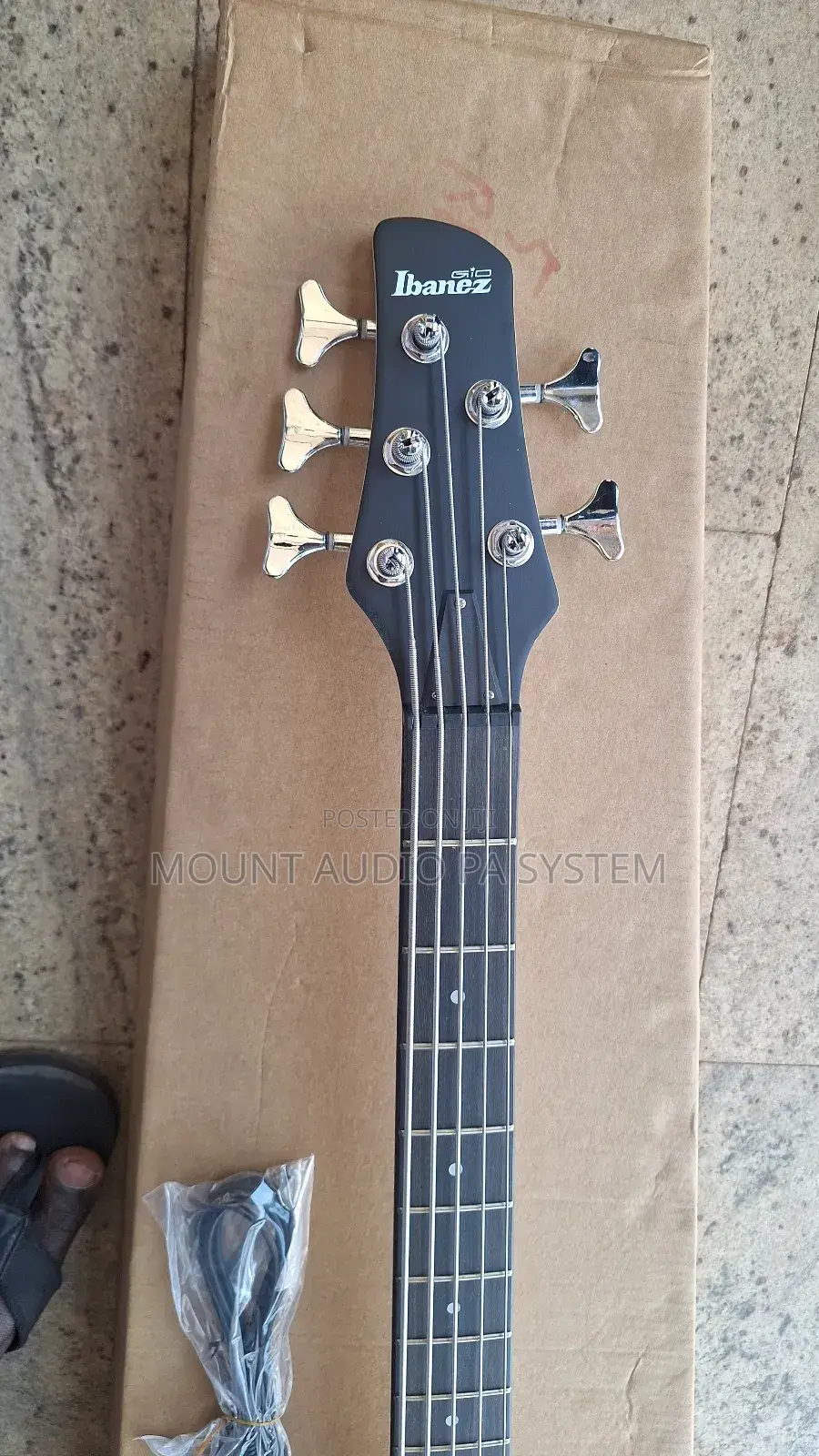 Base Guitar Ibanez 5 Strings
