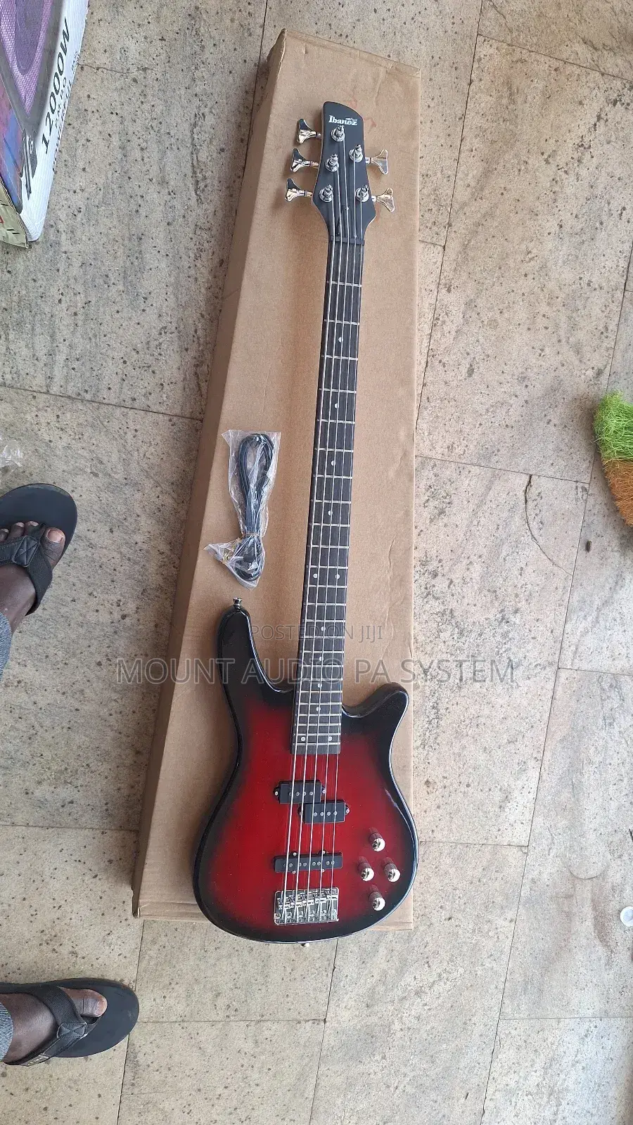 Base Guitar Ibanez 5 Strings