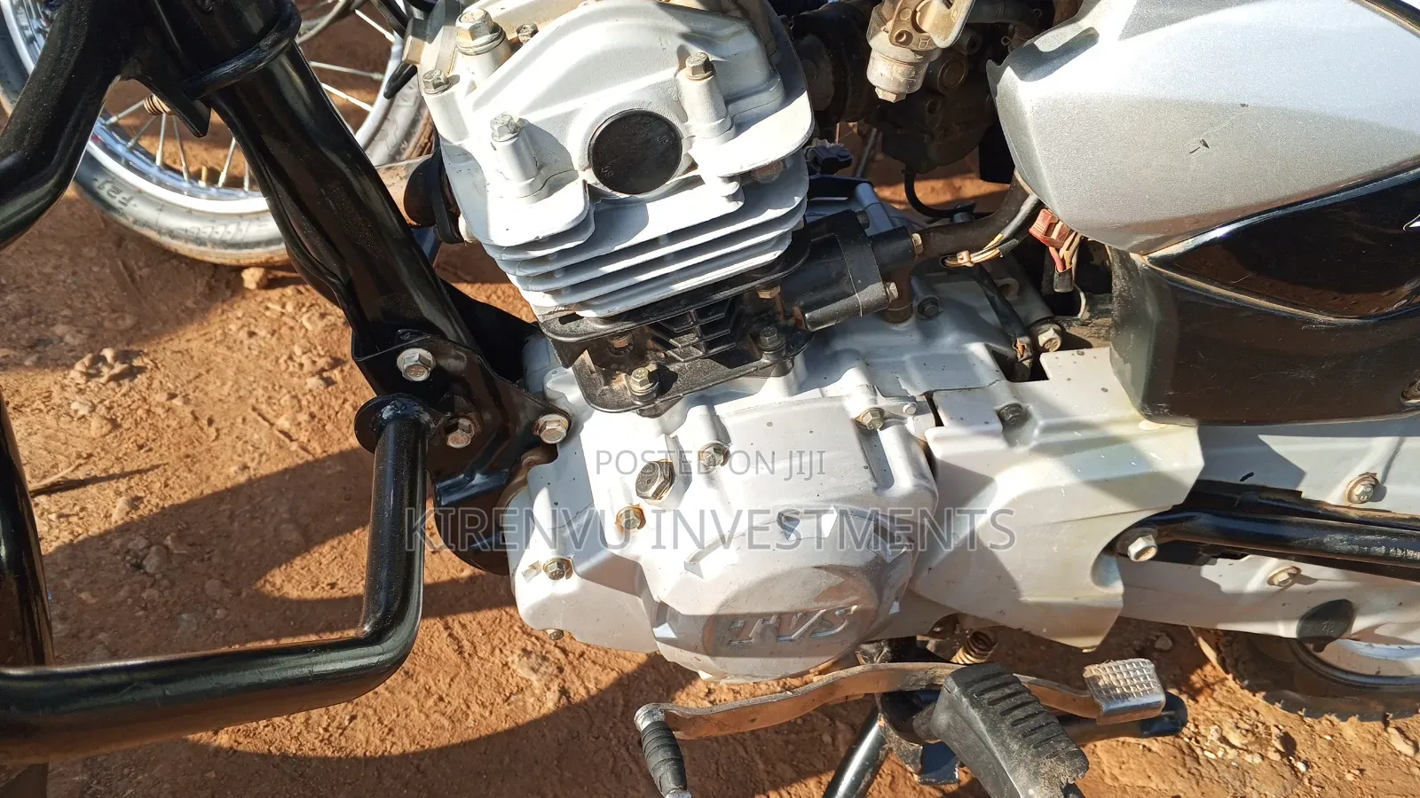 TVS HLX 125 2021 Red