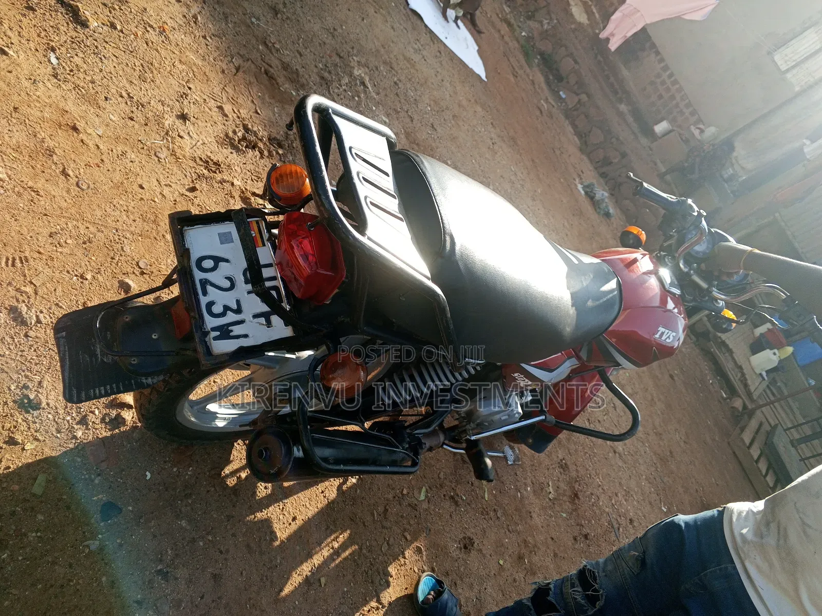 TVS HLX 125 2022 Red