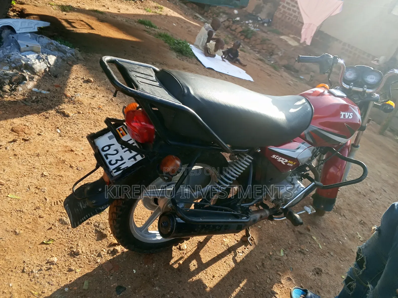 TVS HLX 125 2022 Red