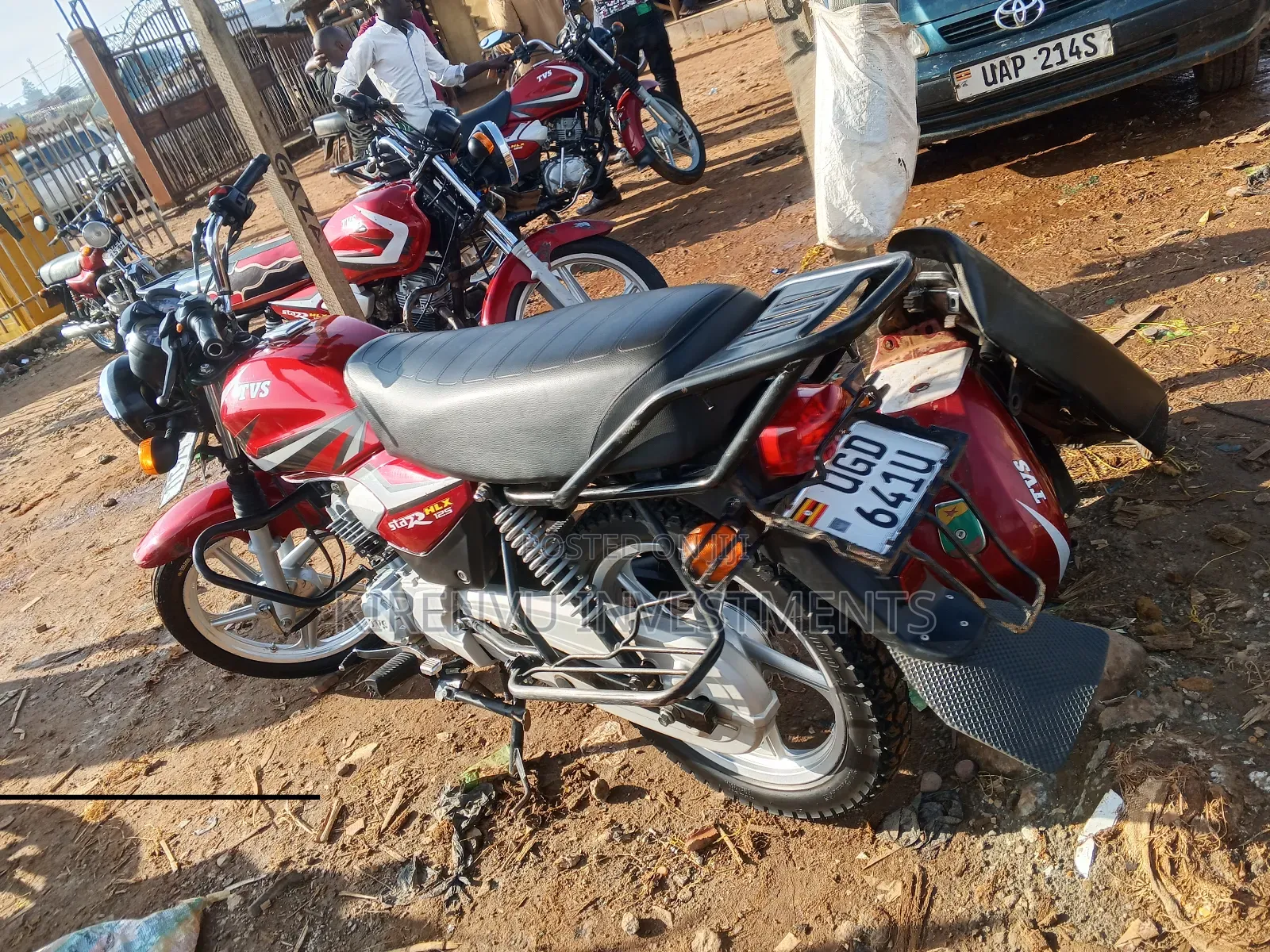TVS HLX 125 2022 Red