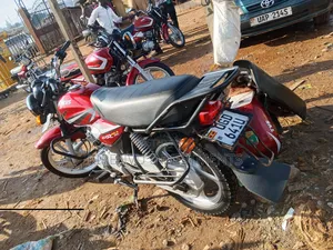 TVS HLX 125 2022 Red