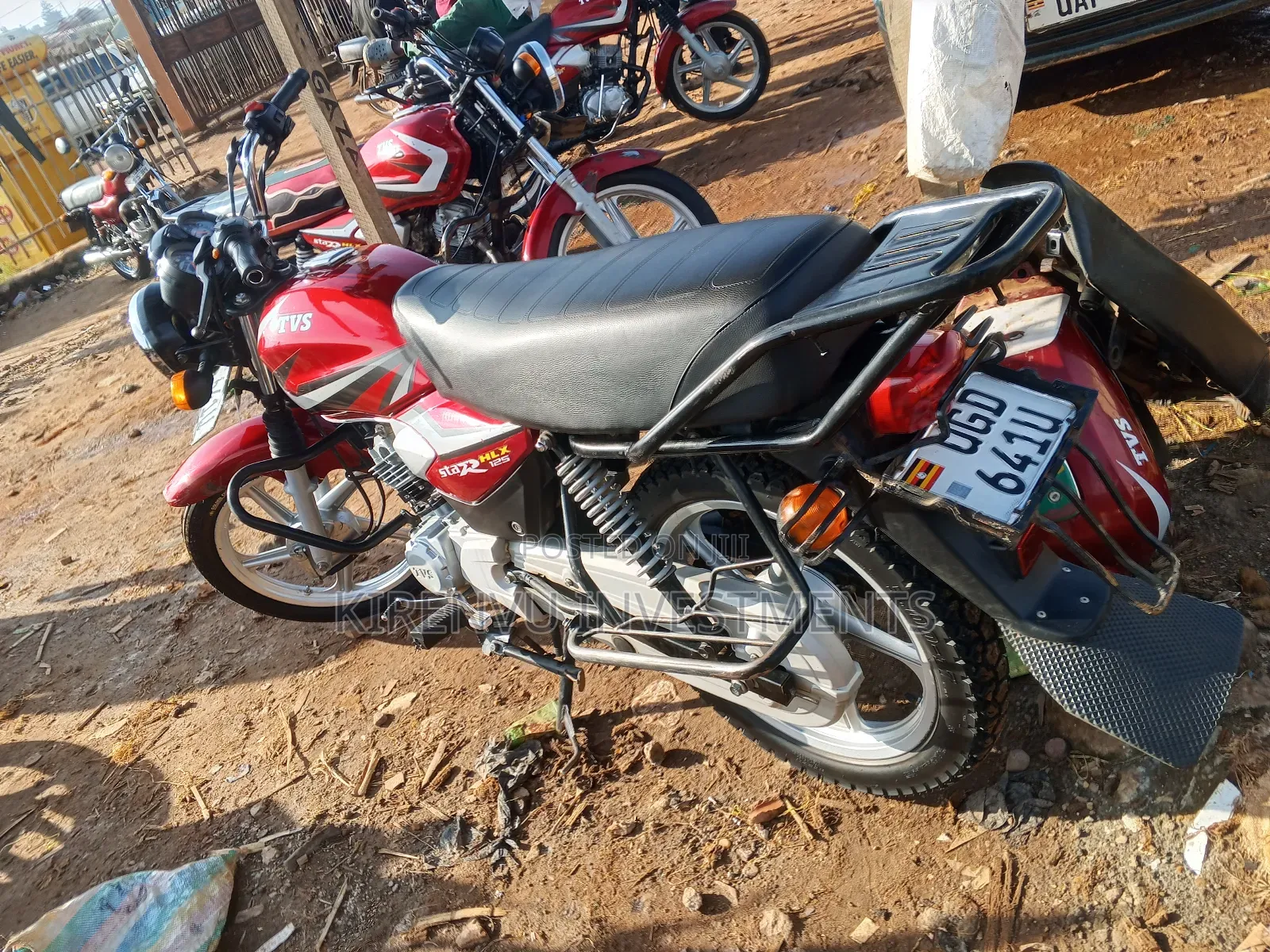 TVS HLX 125 2022 Red