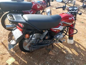 TVS HLX 125 2020 Red