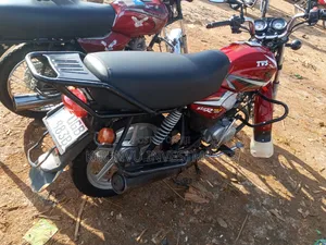 TVS HLX 125 2020 Red